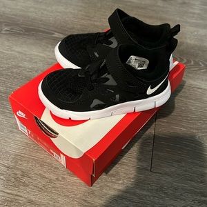 Nike Toddler Free Run 2 **BRAND NEW**